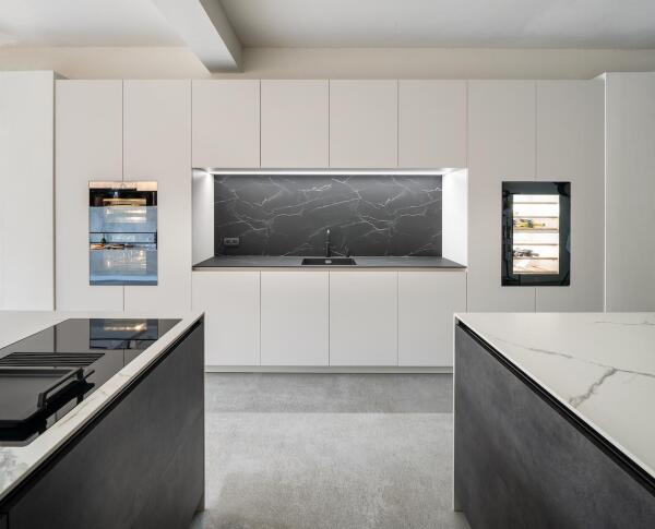 Champagne Primofiore keuken op maat met luxe afwerking